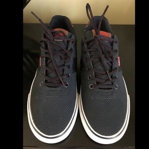 Men’s Size 10 Never Worn Levi’s Sneaker